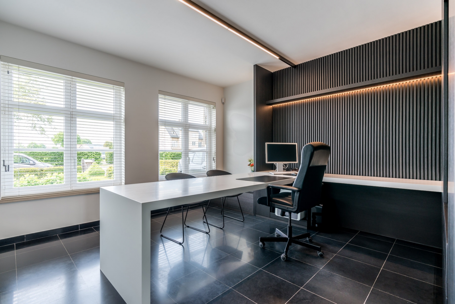 Laat licht een belangrijke rol spelen in je interieur op maat.